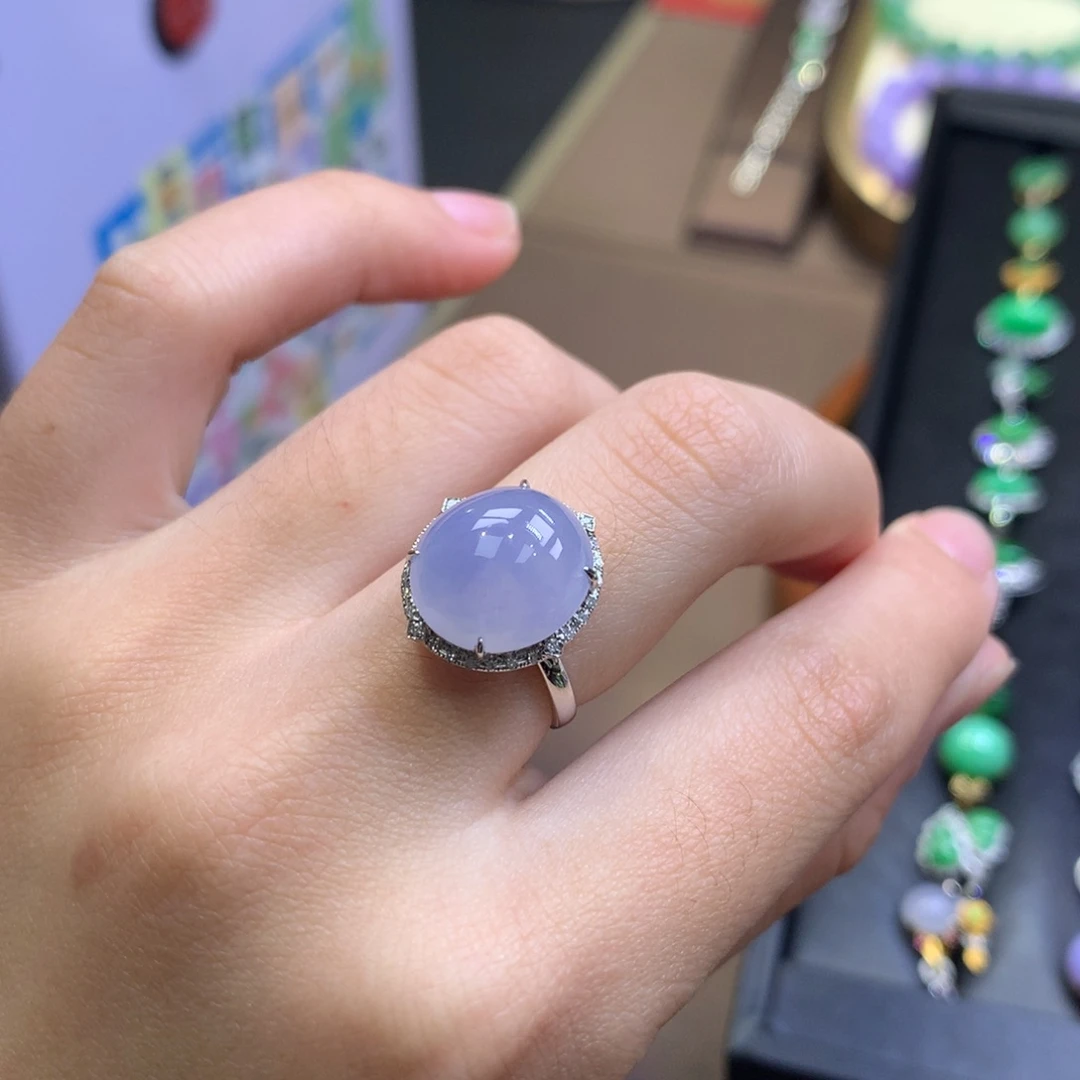 翡翠18K金镶嵌颈饰翡翠