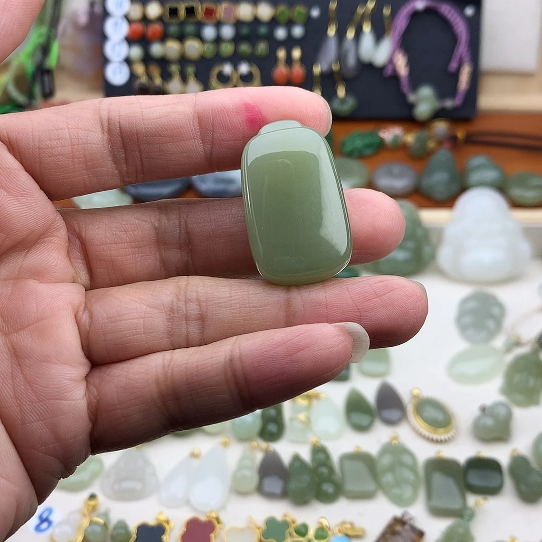 和田玉未镶嵌吊坠(不含链)