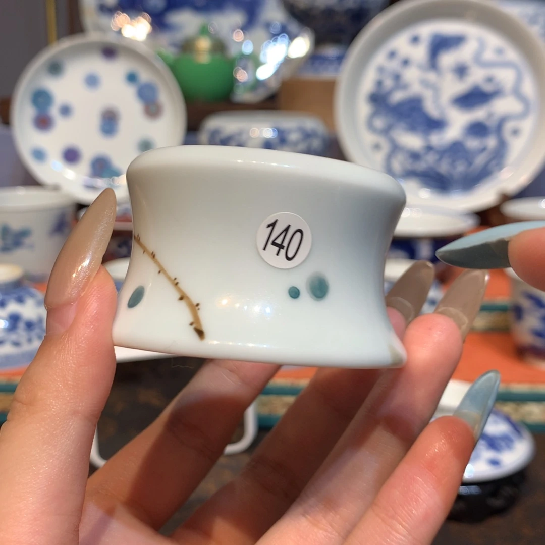 140盖置青花111111
