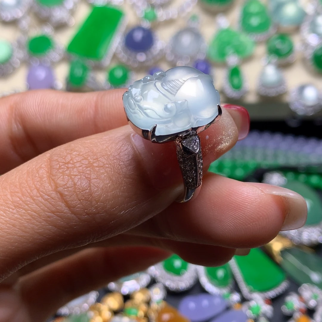 18K金镶嵌戒指翡翠