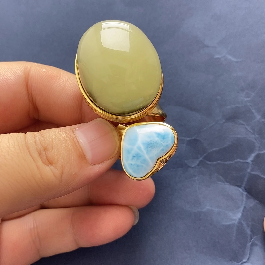 裸石琥珀未镶嵌戒指