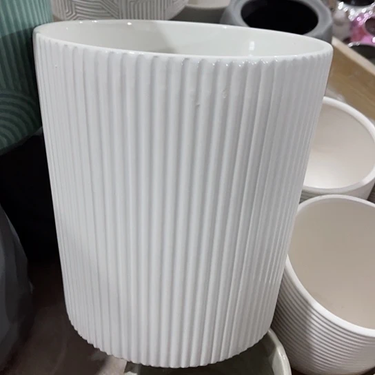 多肉绿植陶瓷花盆9.9包邮，有孔，微瑕