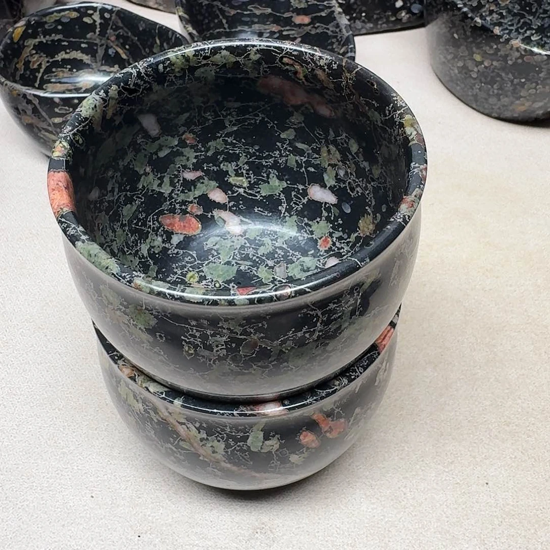 兰***涂梅花玉精品粮仓杯