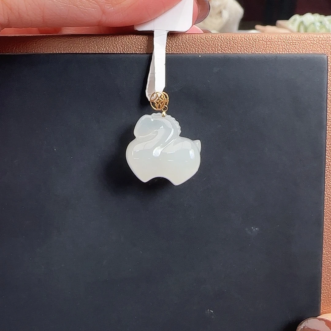 和田玉18K金镶嵌颈饰冰胶荔枝白 马上有财