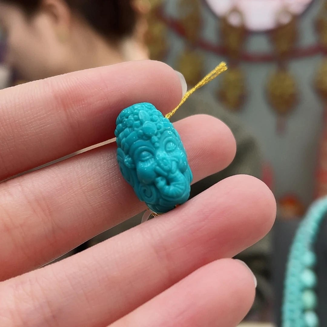 绿松石颈饰未镶嵌