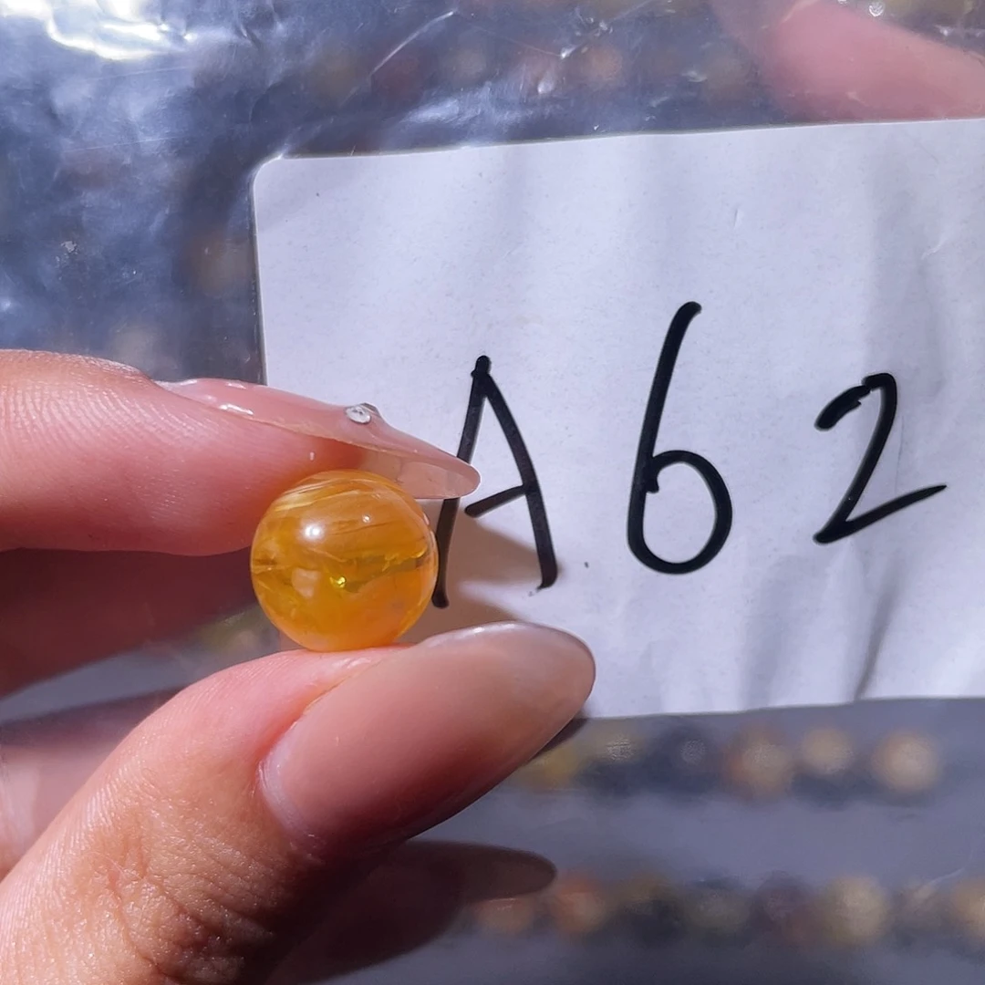 未镶嵌琥珀裸石11.4福利
