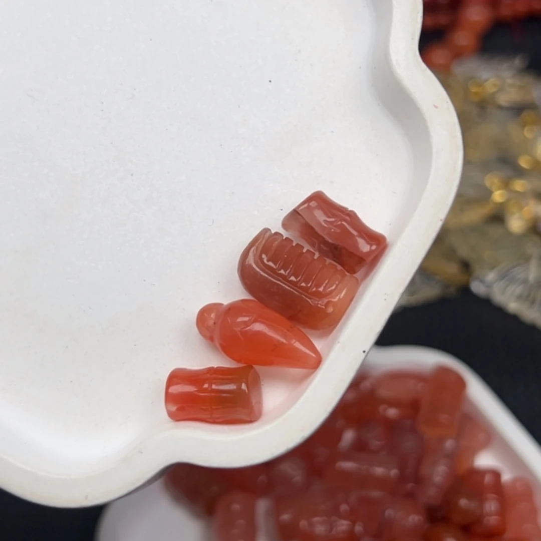 南红玛瑙未镶嵌吊坠(不含链)多样性