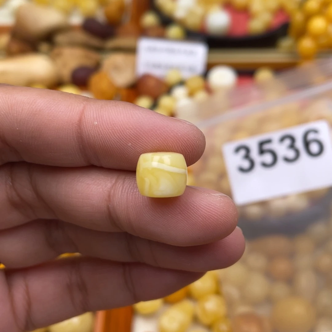 琥珀珠宝奇石未镶嵌10.7 浓蜡直切 一线天