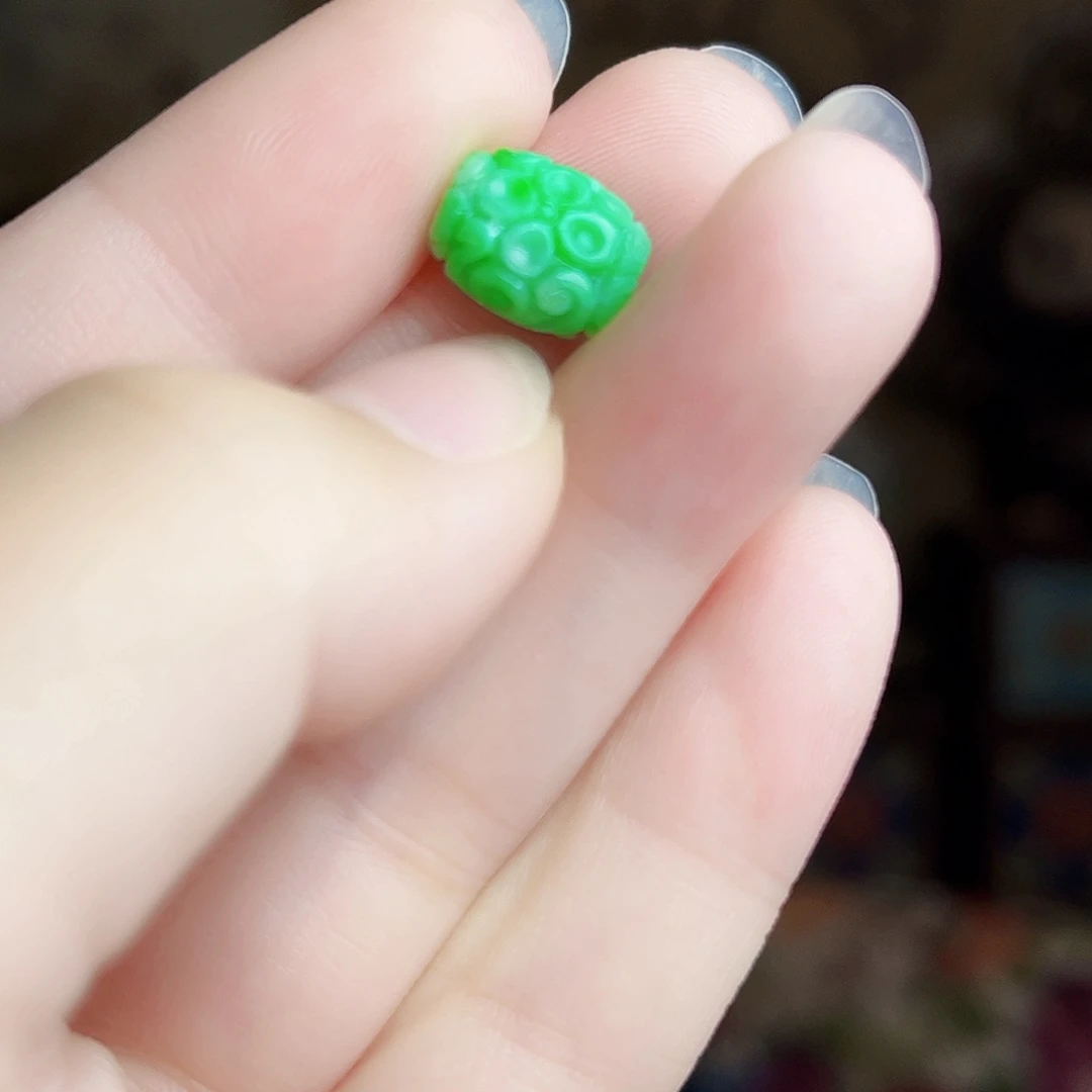 翡翠未镶嵌颈饰多样性