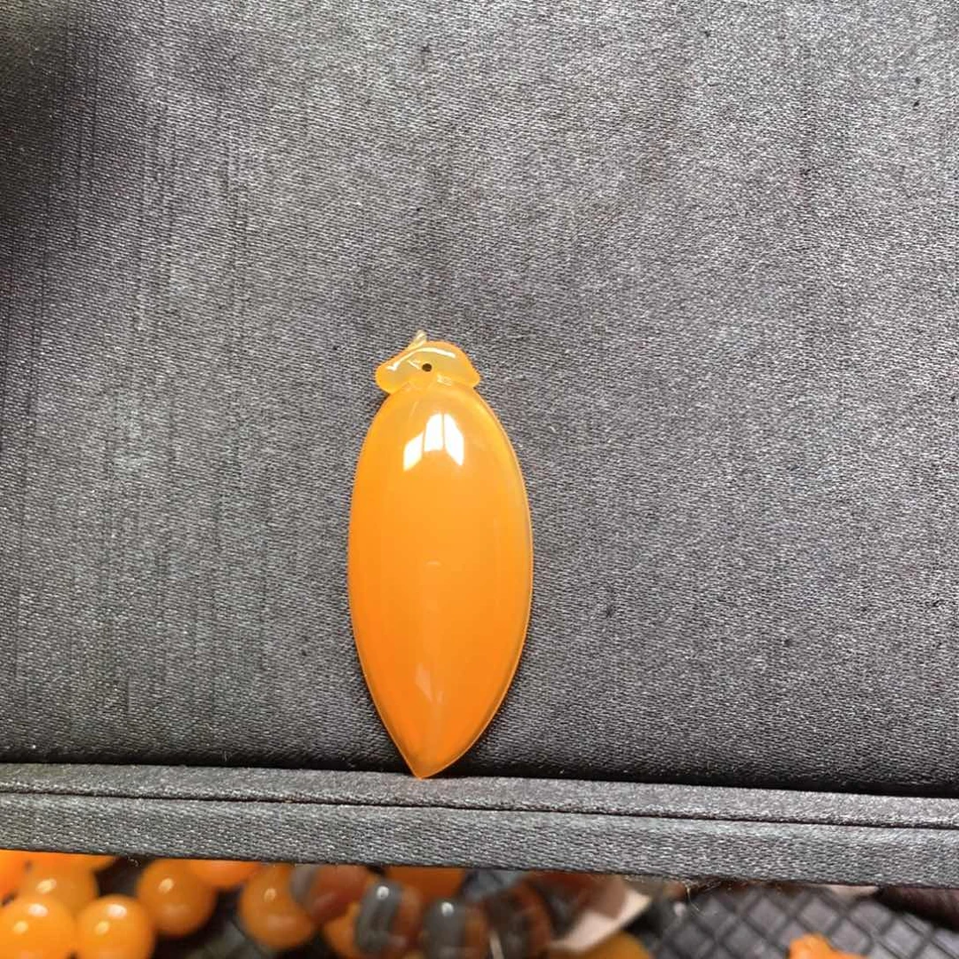 石英质玉（黄龙玉）未镶嵌挂件