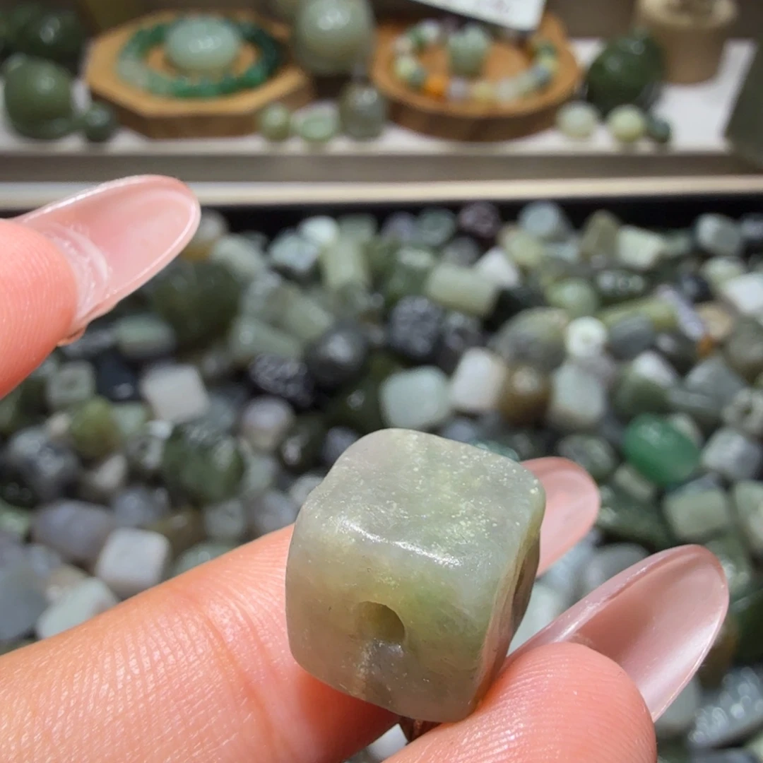 和田玉未镶嵌珠宝奇石