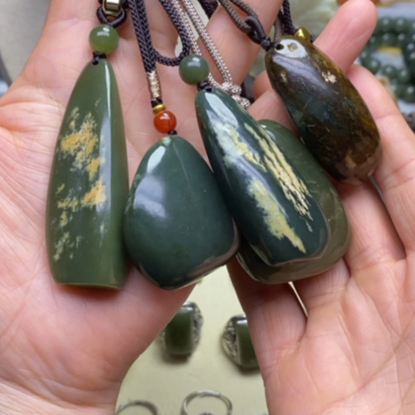 【闪购商品】未镶嵌和田玉挂件草****3