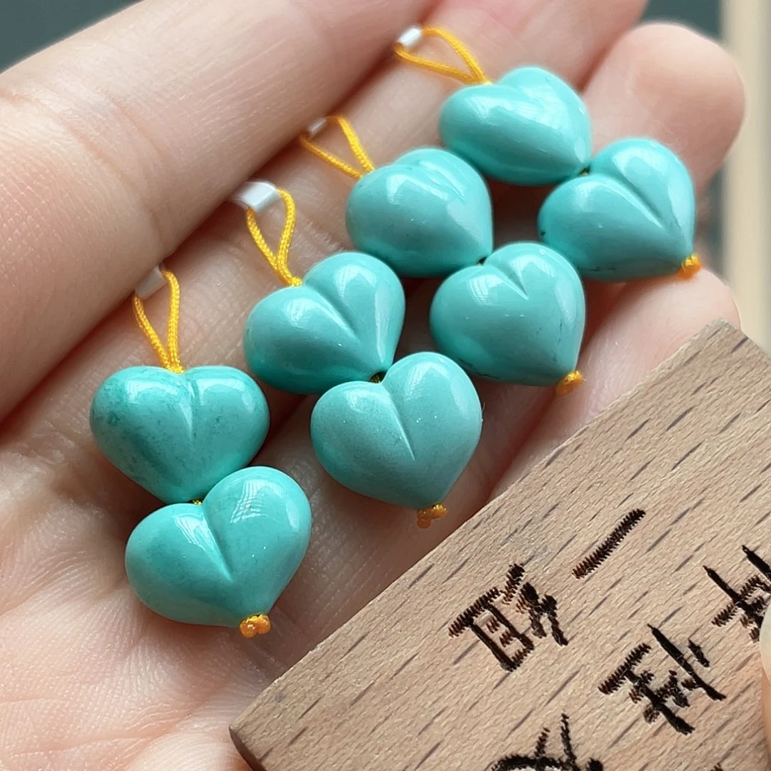未镶嵌绿松石颈饰