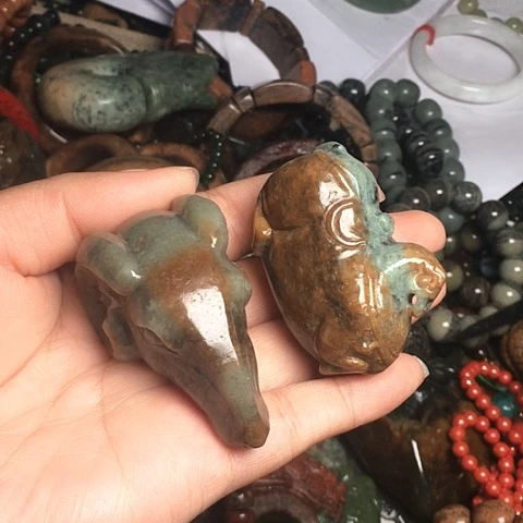 岫岩老玉（透闪石质玉）未镶嵌颈饰