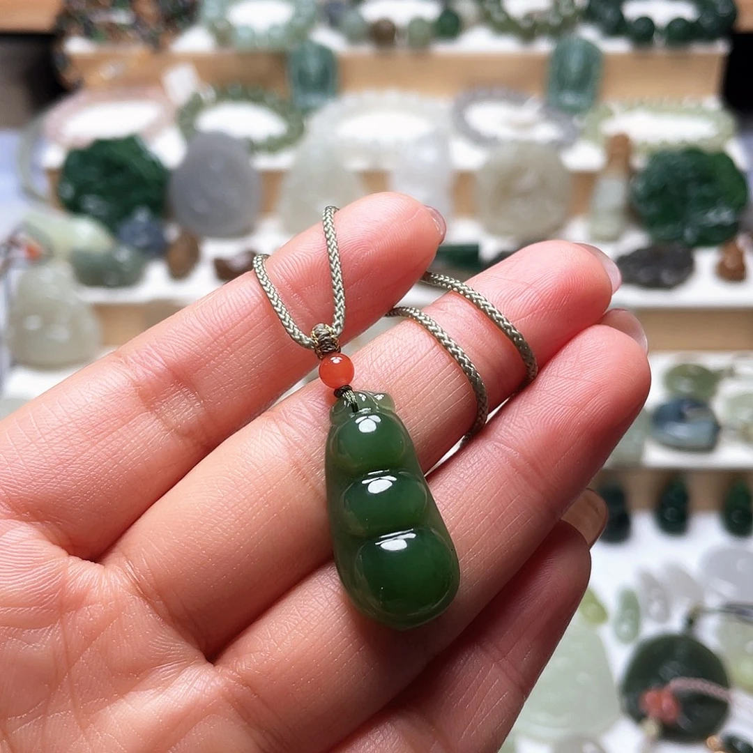 J***楊和田玉未镶嵌吊坠(赠链)碧玉福豆