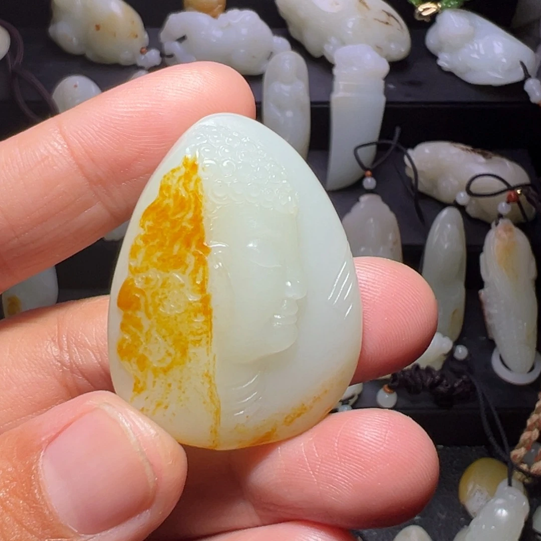 有***好和田玉未镶嵌颈饰