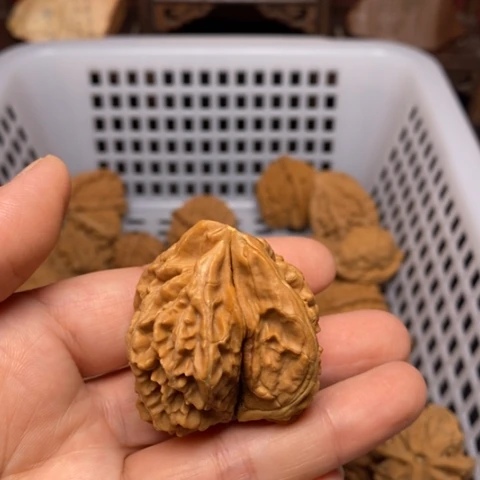 大***闪把件文玩核桃核桃