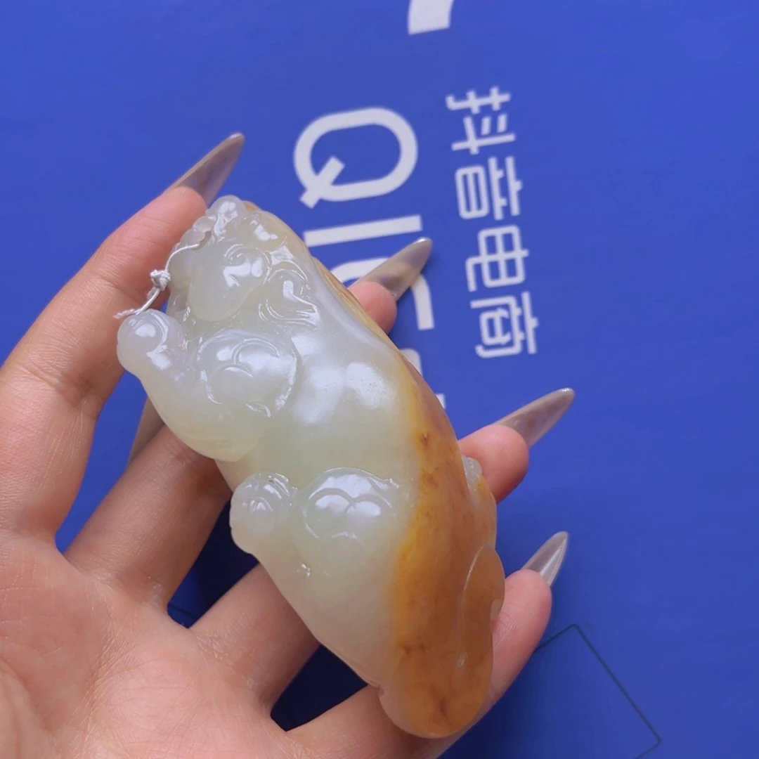 和田玉未镶嵌挂件鹰**界