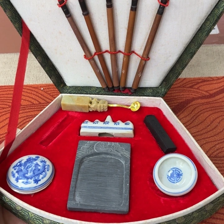 瓷片我不喜欢别人在说自己有问题时就