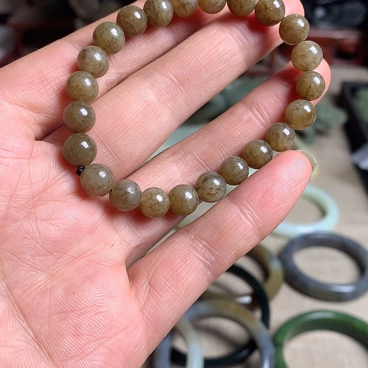 和田玉（糖玉）未镶嵌手镯