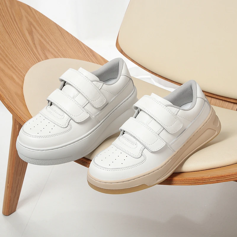 DM手工女款小白鞋子透气软厚底增高板鞋新秋爆款百搭魔术贴运动鞋