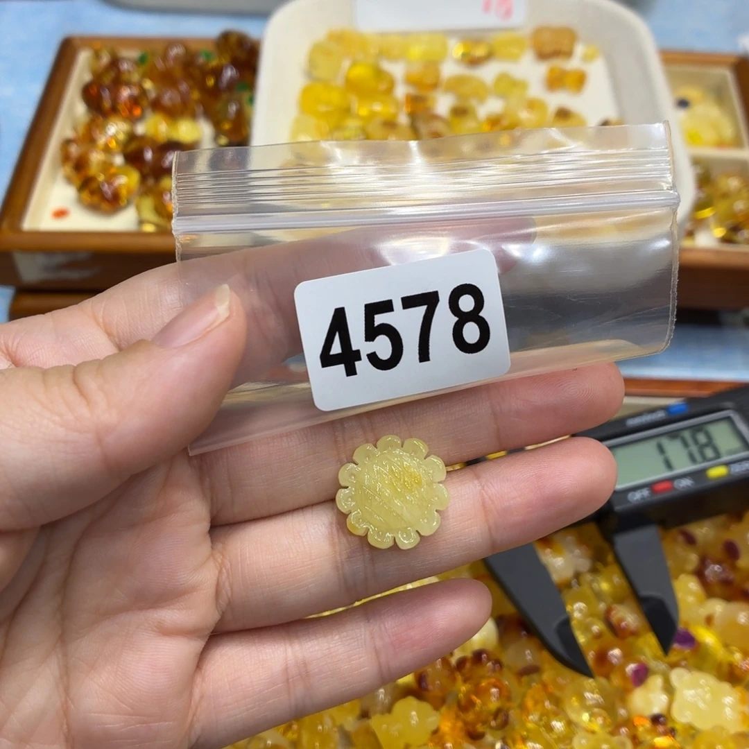 琥珀未镶嵌珠宝奇石