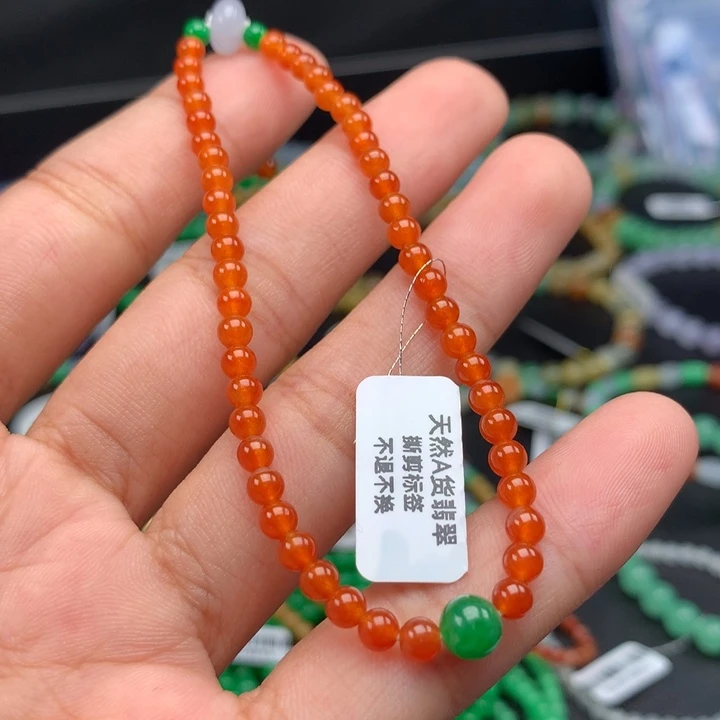 翡翠手镯未镶嵌卡