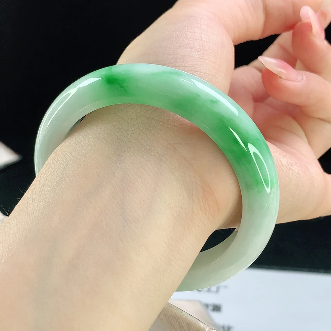 未镶嵌手镯翡翠680