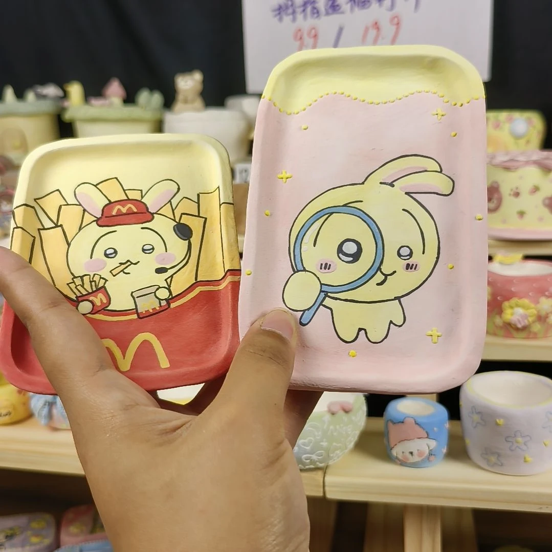 雨****乌萨奇手绘盘子组合