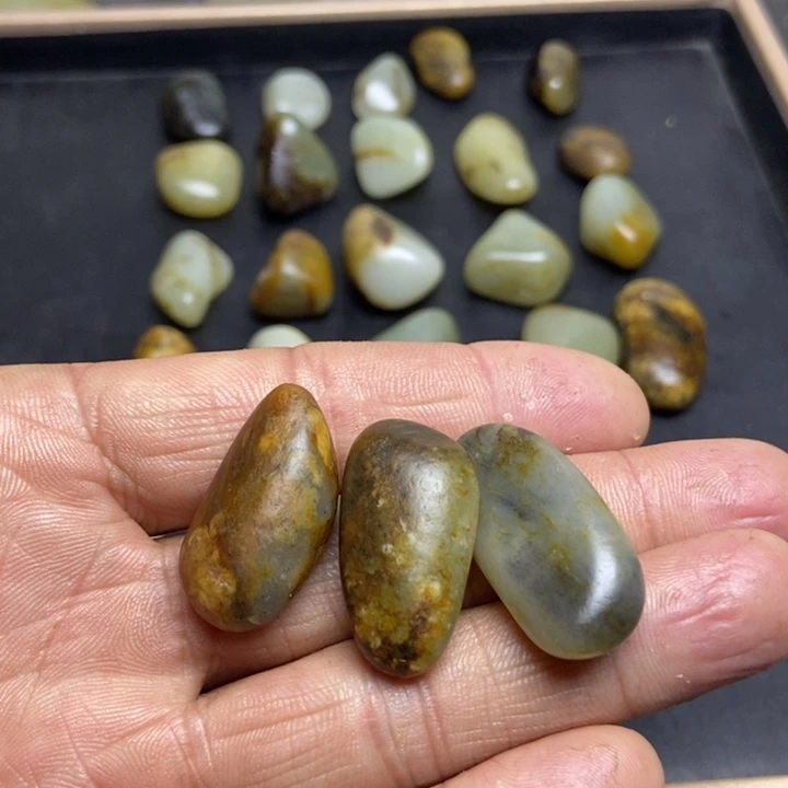 美***然和田玉（糖玉）未镶嵌珠宝奇石