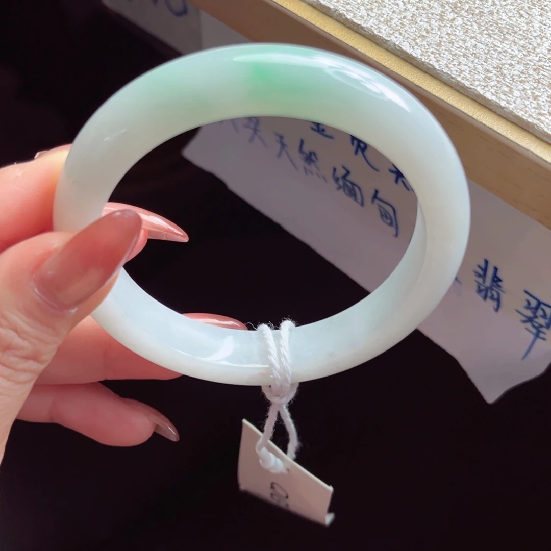 翡翠未镶嵌手镯手镯