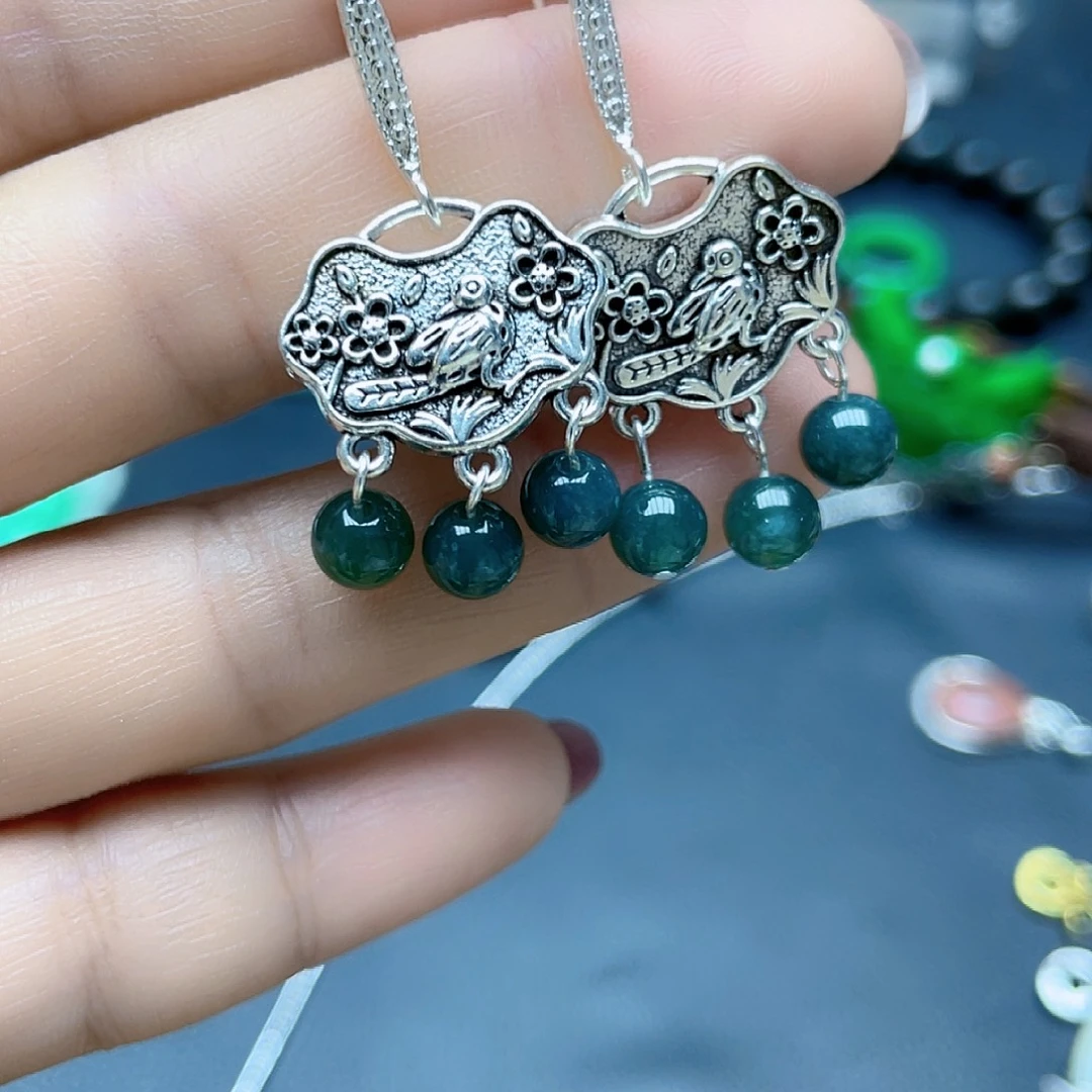 翡翠未镶嵌颈饰耳坠