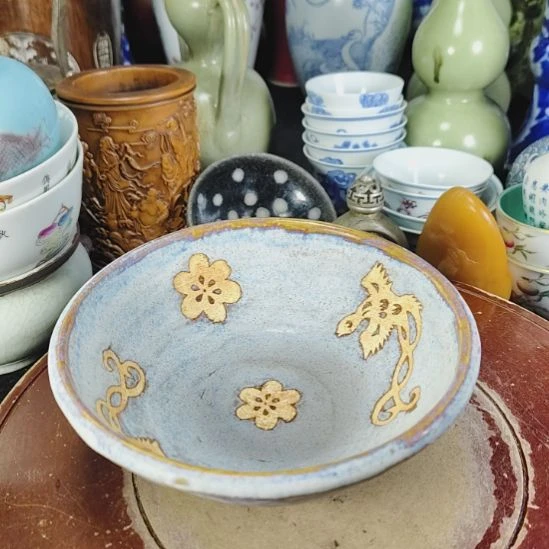 柯***生摆件全手工制作的瓷器