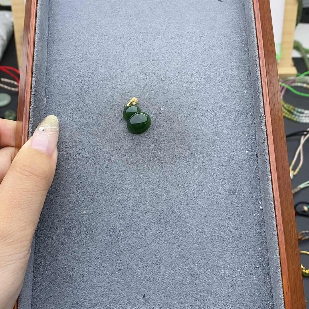 和田玉吊坠(不含链)18K金镶嵌