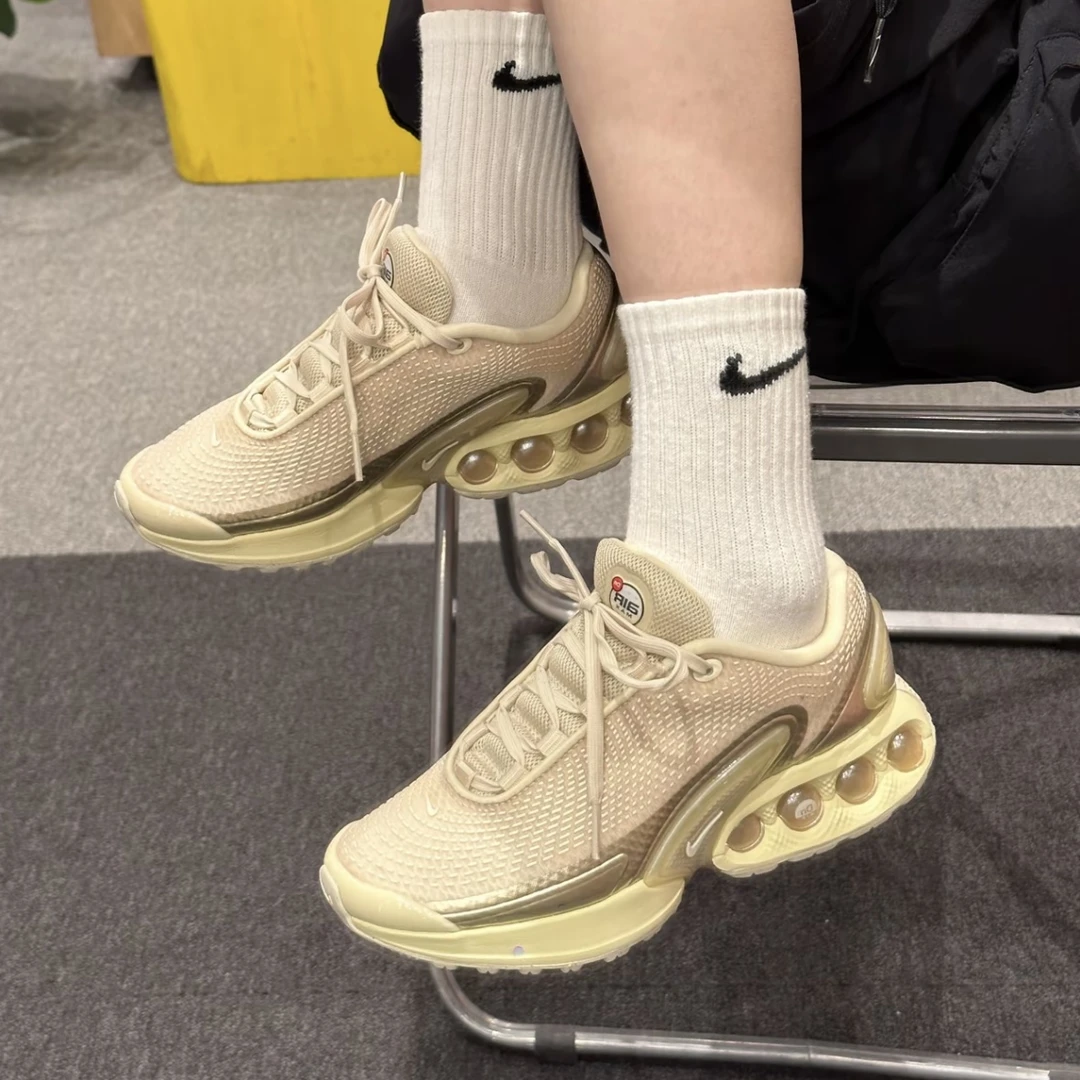 NIKE/耐克女款跑步鞋Air Max Dn米色低帮运动鞋HV4861200