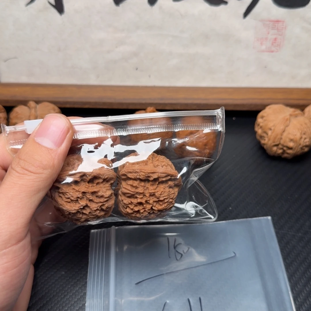G***H吊坠文玩核桃42货头南疆 42 41 38