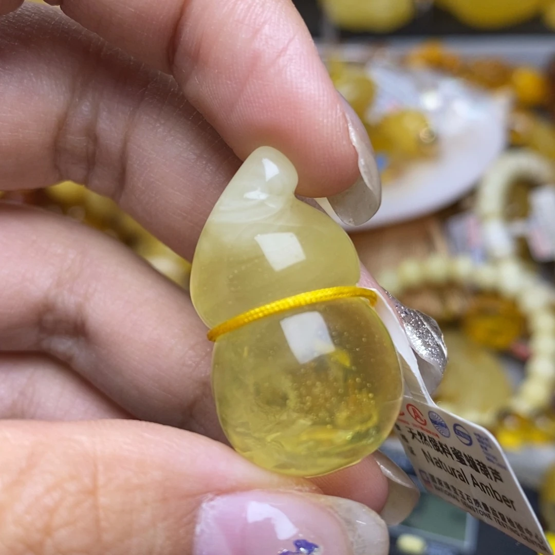 未镶嵌琥珀珠宝奇石