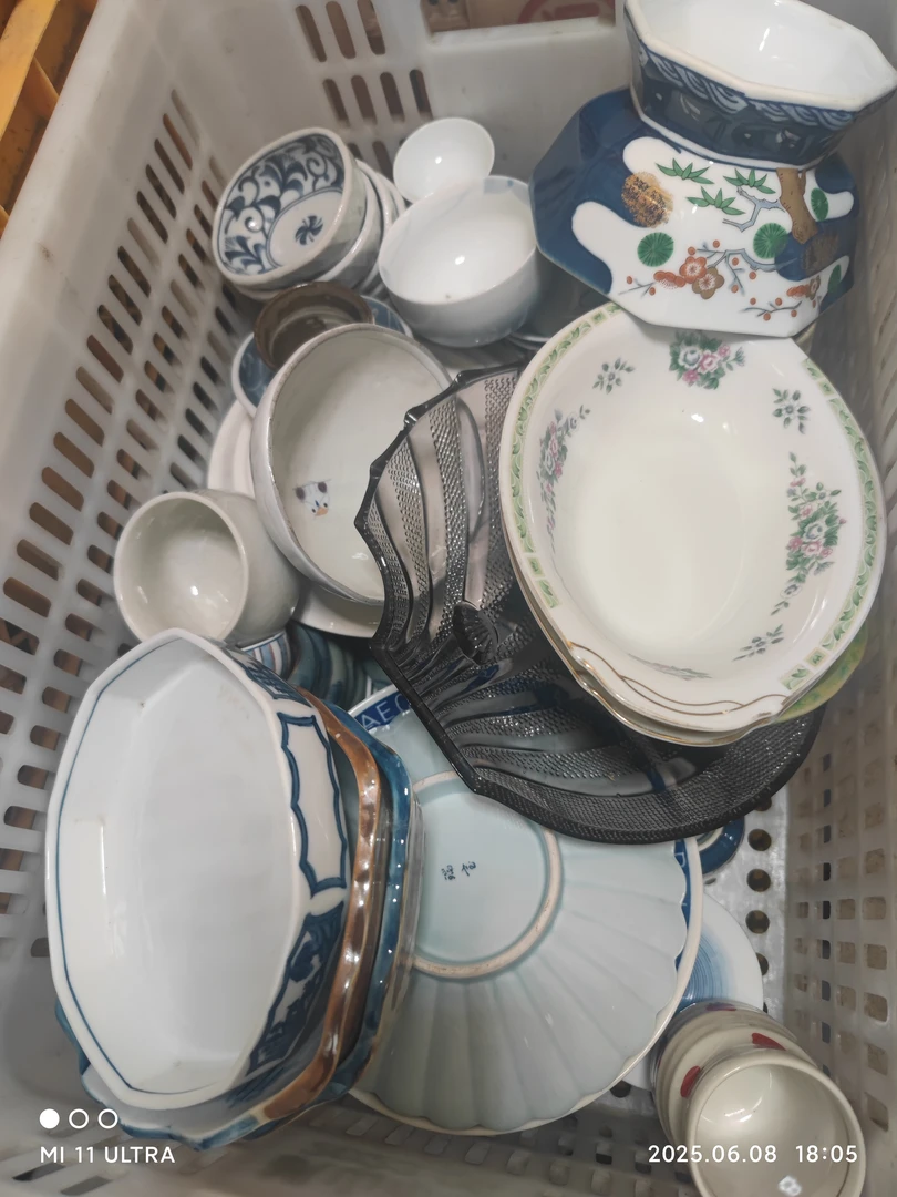 瓷器一物一拍，喊到名字去付款