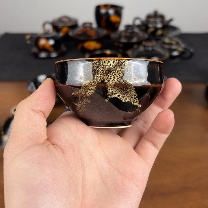 瓷洒彩鹧鸪斑折肩杯