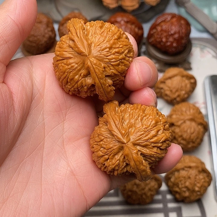 麦****文玩核桃把件白狮子