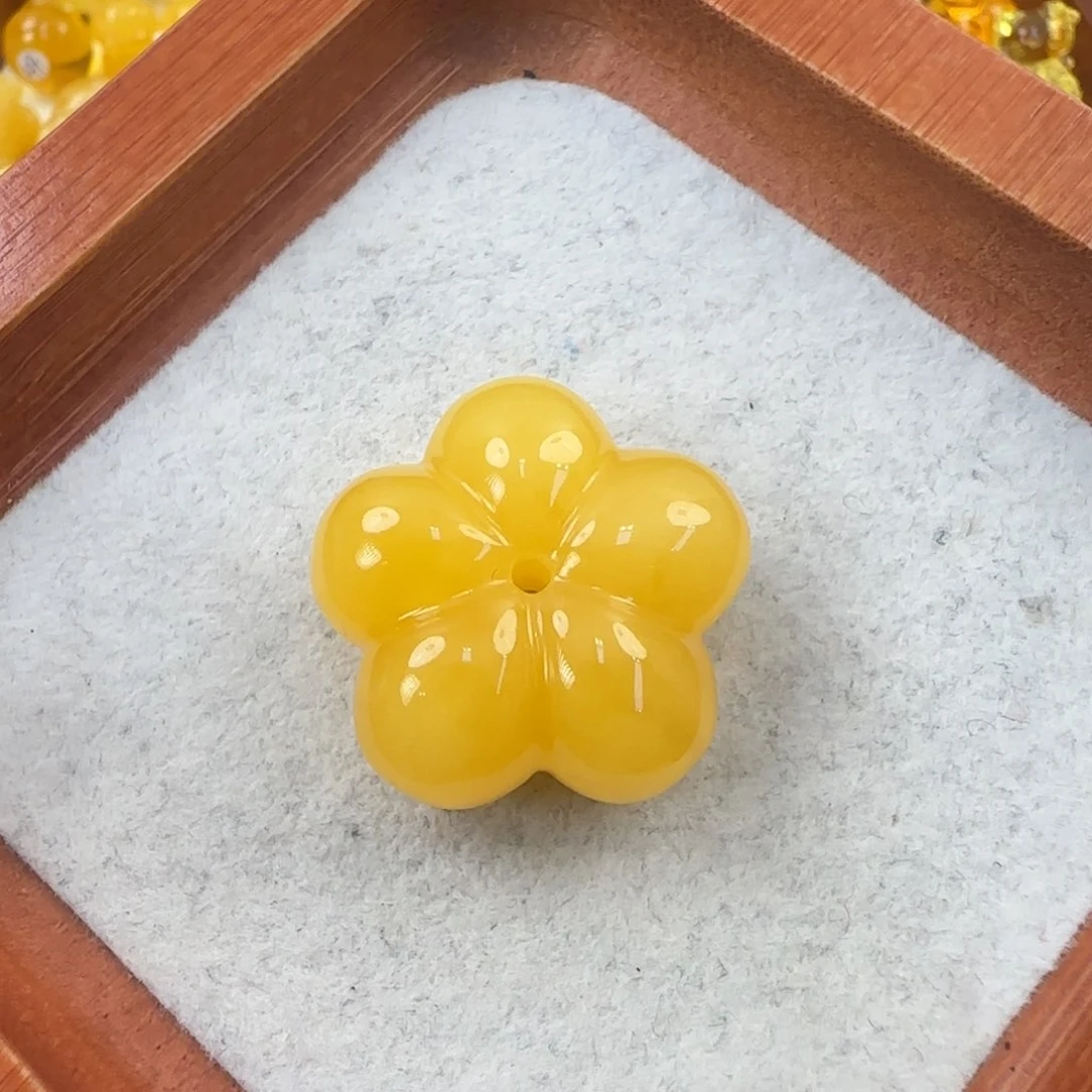 未镶嵌琥珀珠宝奇石