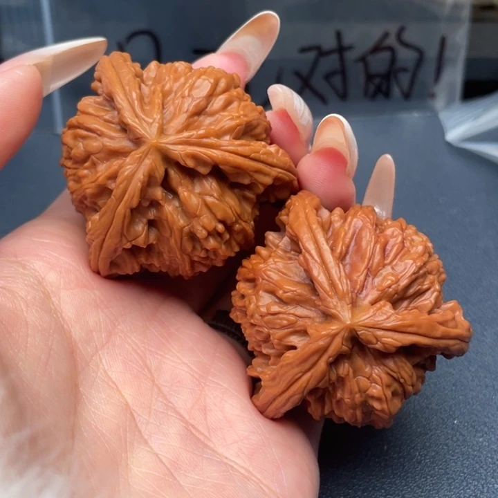 p***裴吊坠文玩核桃白狮子