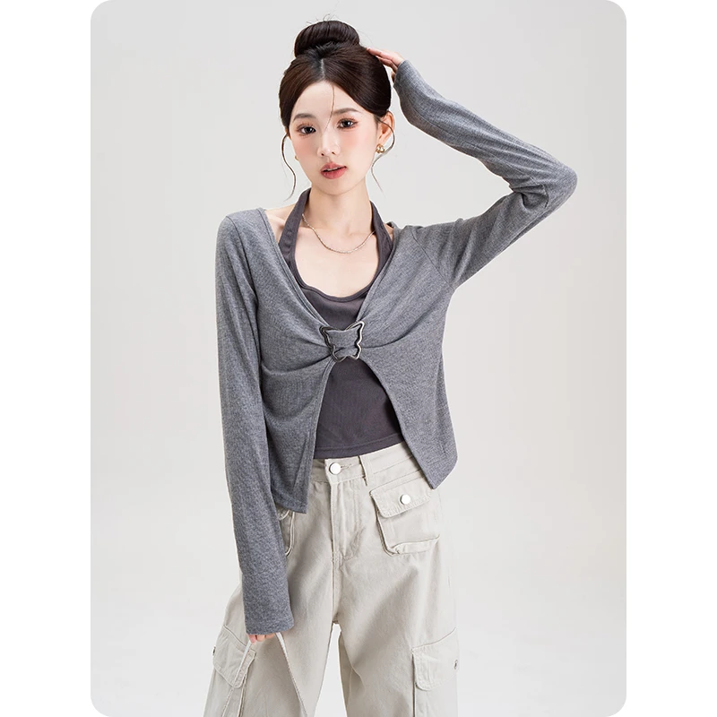 纯欲假两件挂脖长袖T恤女2024秋季新款蝴蝶扣修身显瘦打底衫上衣