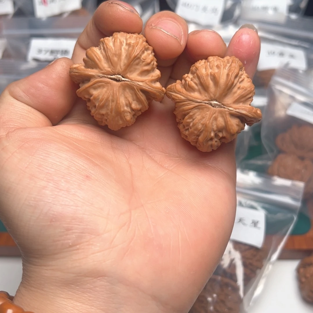 文玩核桃把件 41 尺三角白狮子 666888