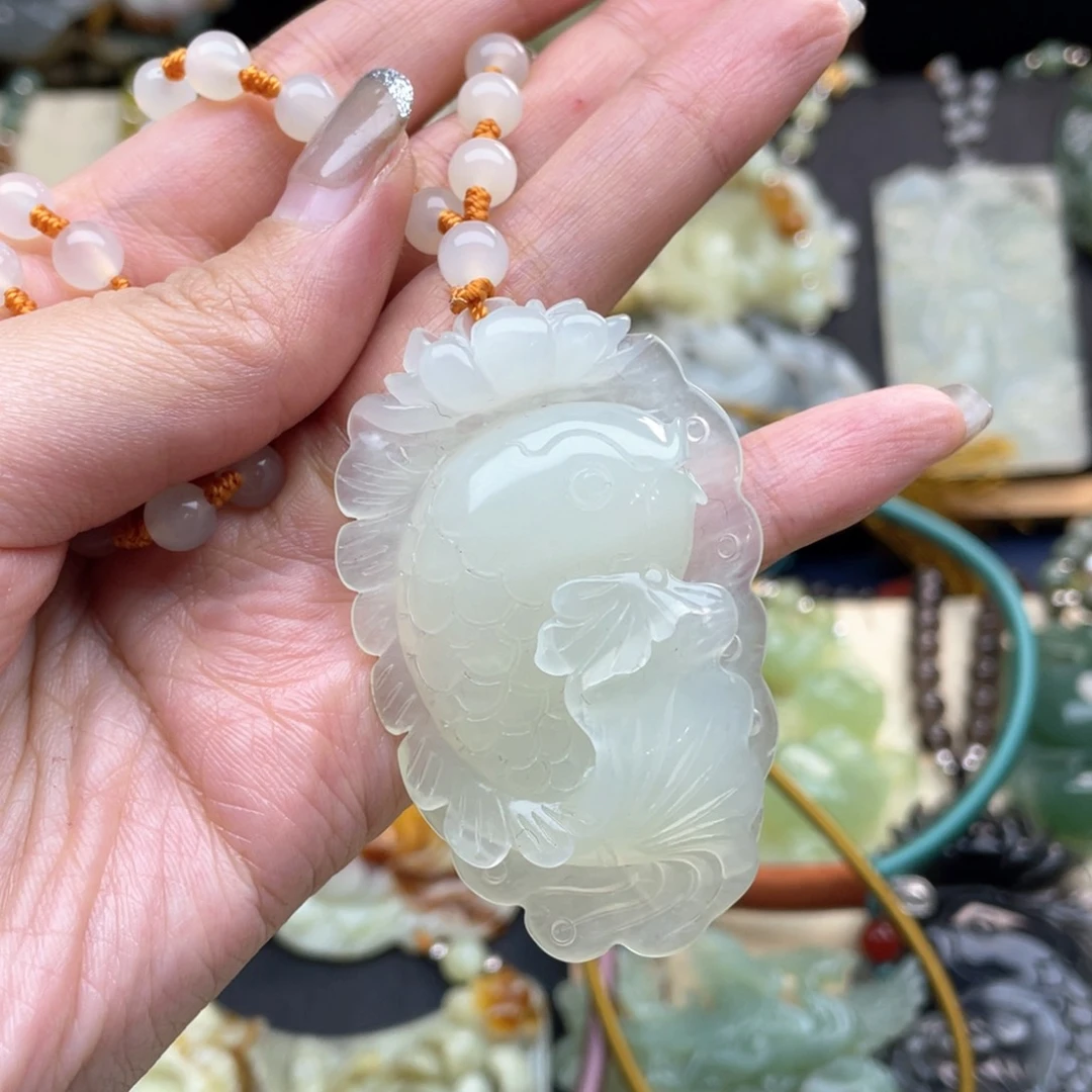 蛇纹石玉颈饰未镶嵌