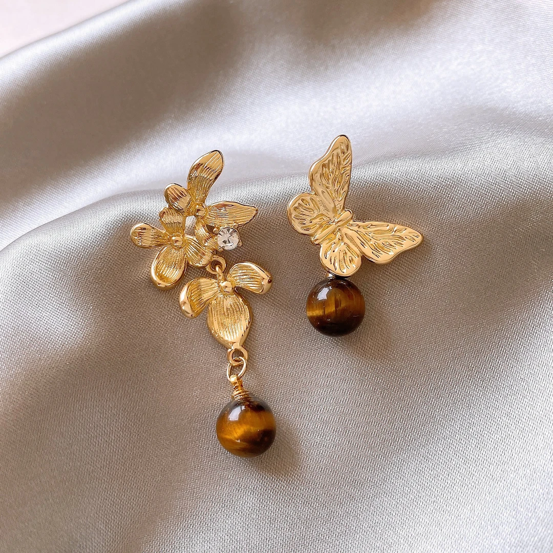 铜合金耳饰 金色不对称虎眼石蝴蝶耳钉女秋冬耳饰轻奢高级感耳环
