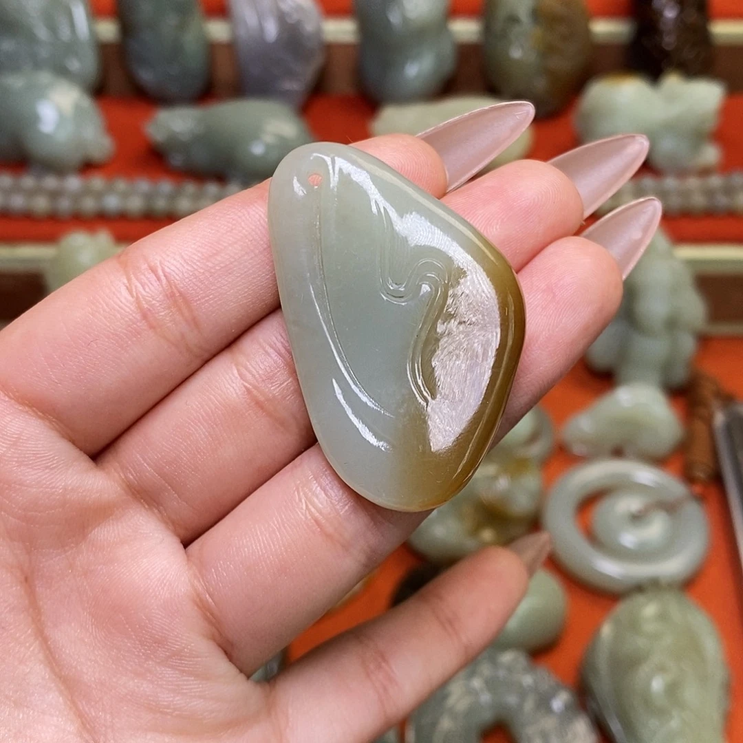 颈饰未镶嵌和田玉