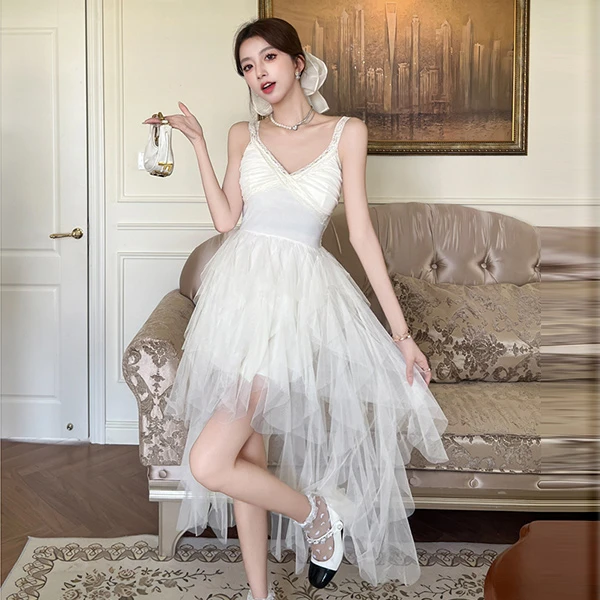 白色网纱吊带连衣裙夏季新款重工高级生日小礼裙公主气质显瘦裙子