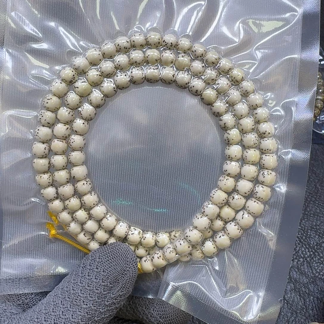 莫***太手串星月菩提8*7原生态河豚留白手串（轻微走色