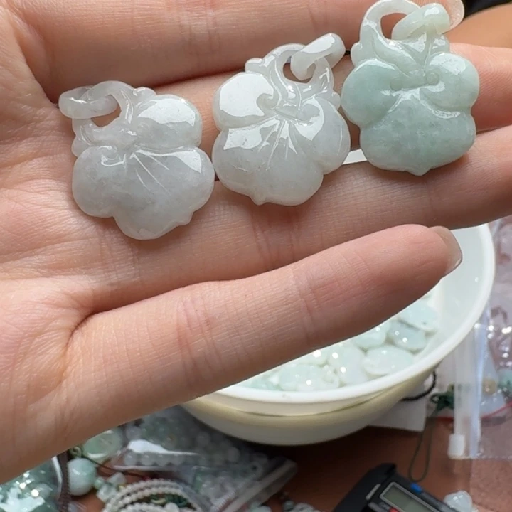 未镶嵌挂件翡翠福利1个，不包邮，拍一单邮费才能发货